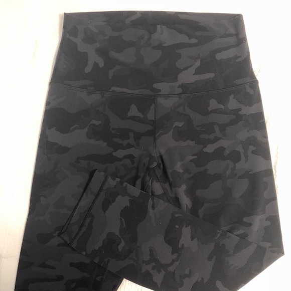 💎NWOT Lululemon Align Crop 21” ❤️ Camo Gray - Picture 6 of 7